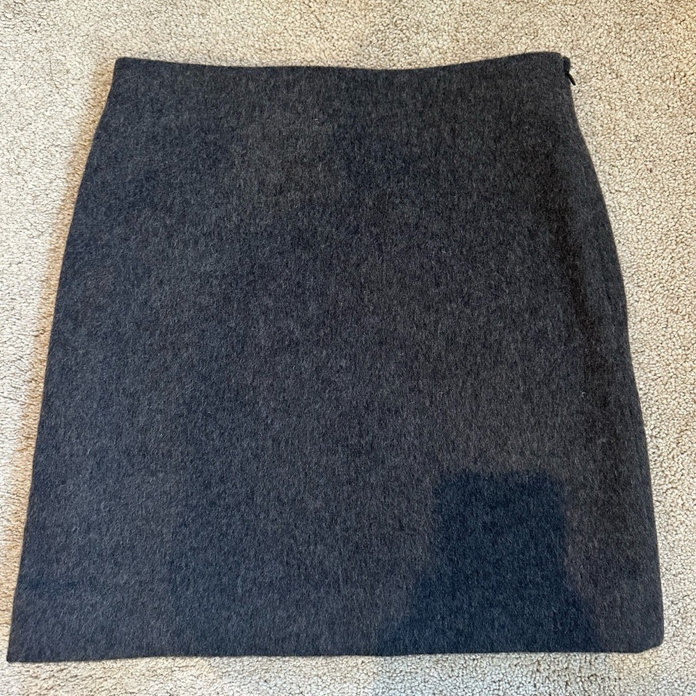 TSE 100% Cashmere skirt size 4